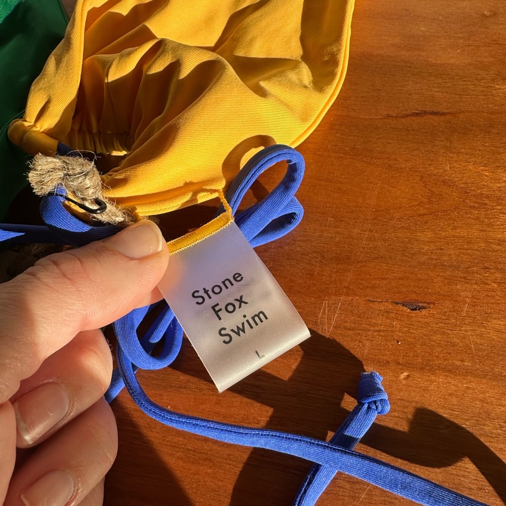 Stone Fox Swim NWT Tropez Bikini Top Brasilia L - Picture 11 of 11